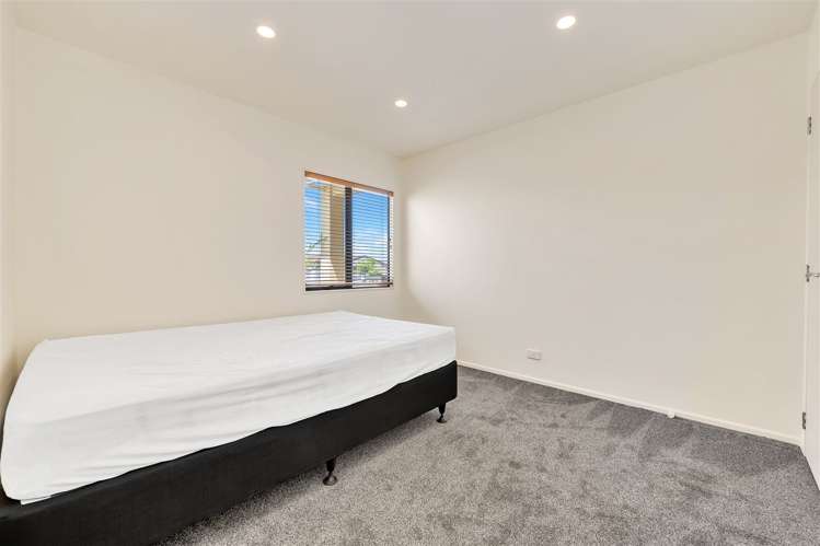 11 Fairchild Avenue Goodwood Heights_24