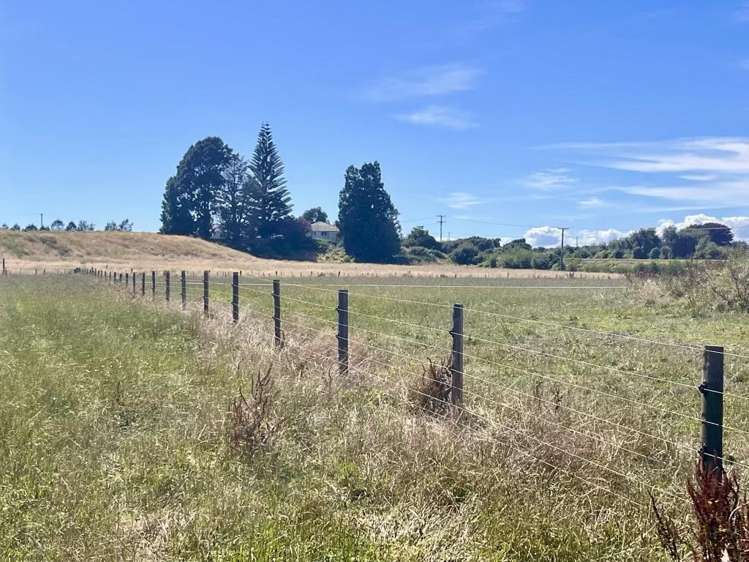 2221b State highway 2 Pukehina_9