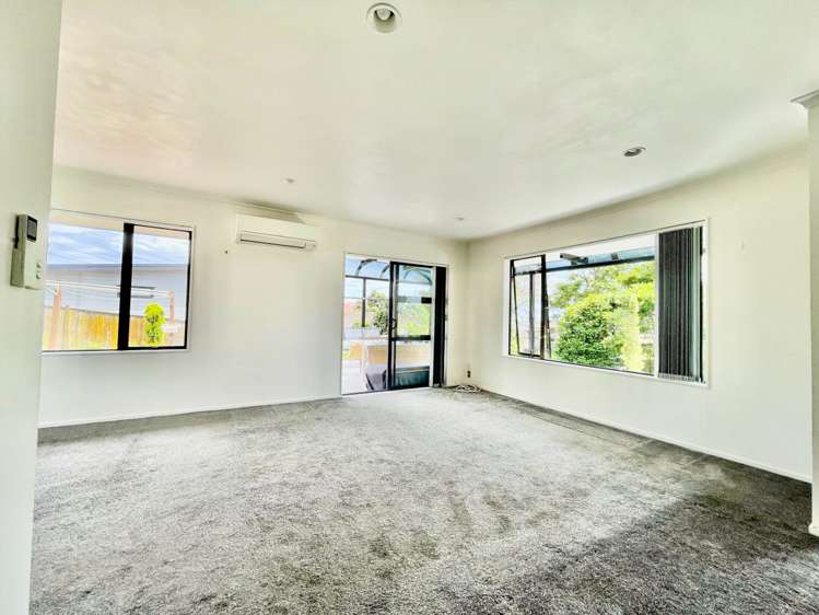 8 Earnslaw Crescent Clover Park_5