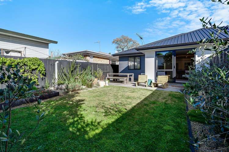 1/6 Walsh Street Forest Lake_13