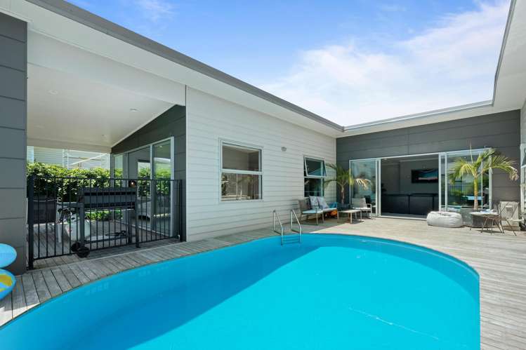 6 Law Street Wainui_43