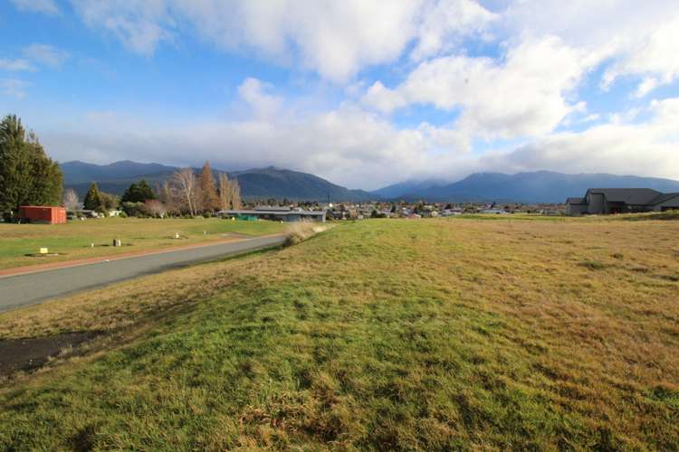 4 Tawera Place Te Anau_1