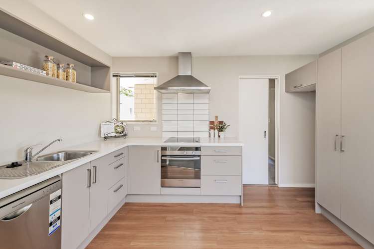 54 Thackeray Place Waltham_6