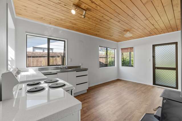 3/121 Bruce Mclaren Road Henderson_4