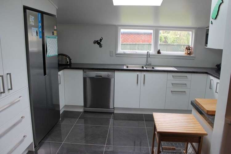 23 Pembertons Road Sefton_4