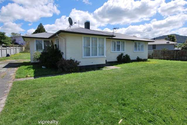 Spacious Three-Bedroom Home Close to Local Amenities