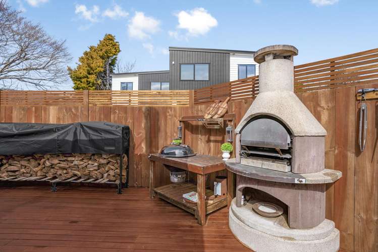 15 Rowe Parade Wainuiomata_18