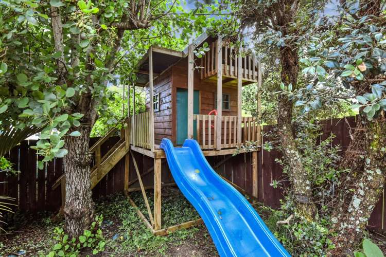 22 Sandgate Avenue Botany Downs_15