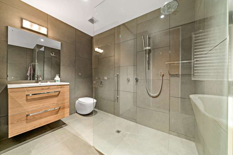 9c/2 Saint Martins Lane Grafton_14