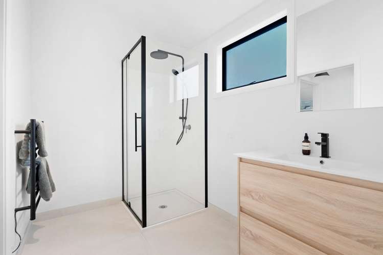 2/178 Landscape Road Mount Eden_17