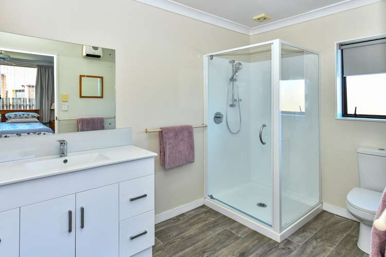 18 Botanic View Manurewa_13