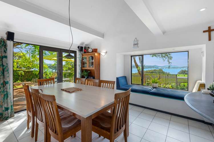 300 Beach Road Onerahi_4