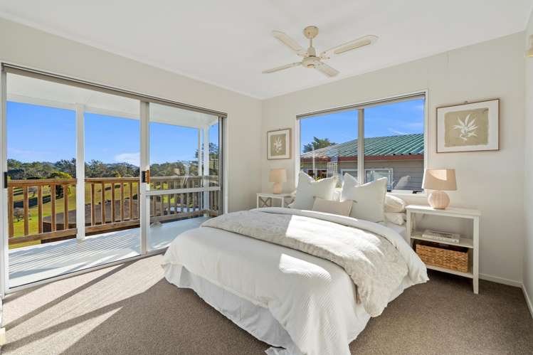 31 Shakespear Road Army Bay_12