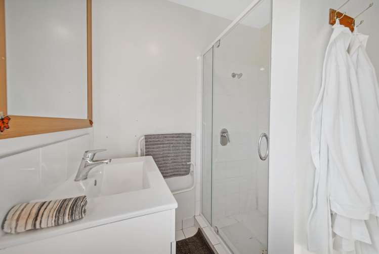 2/116 Roker St Somerfield_12