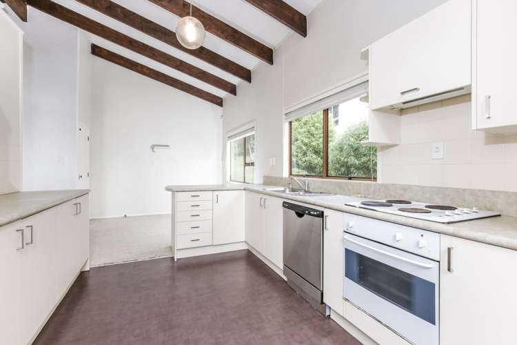 29 Puketitiro Street Glen Eden_11