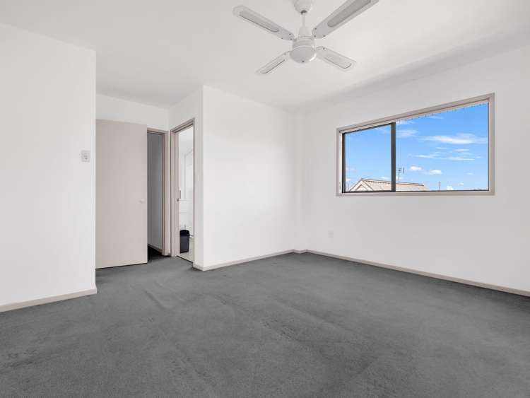 64 Rhinevale Close Henderson_17