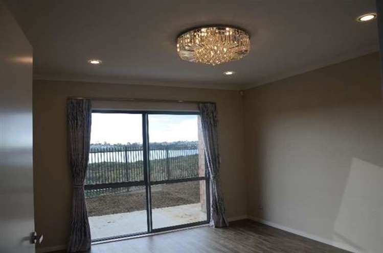 9 Iwinuku Crescent Wattle Downs_3