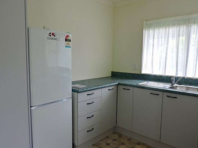 8/42 Main Road Tawa_4