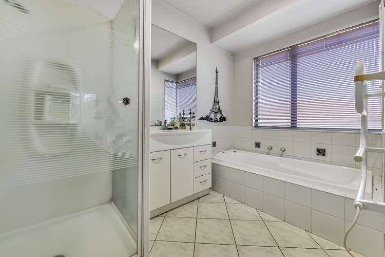 21 Ayrshire Drive Grandview Heights_17