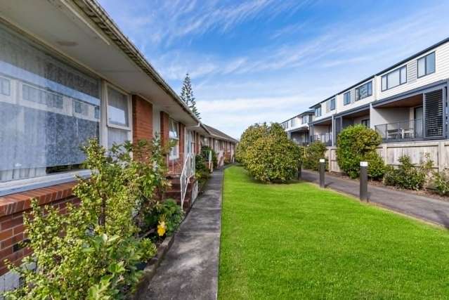 2-Bedroom Unit in a Superb, Convenient Location