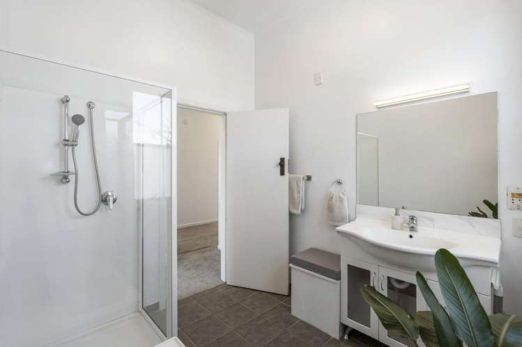 1/65 Sturges Road Henderson_10