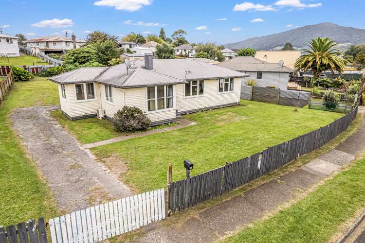 12 & 12a Bellingham Crescent Fordlands_16