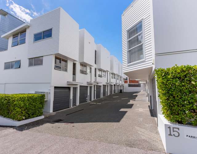 Smart, Stylish & Steps from Ponsonby Road