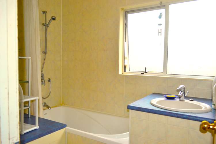 72 Langana Avenue Browns Bay_17