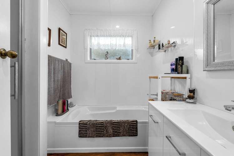 15 Fenruss Street Fairy Springs_8
