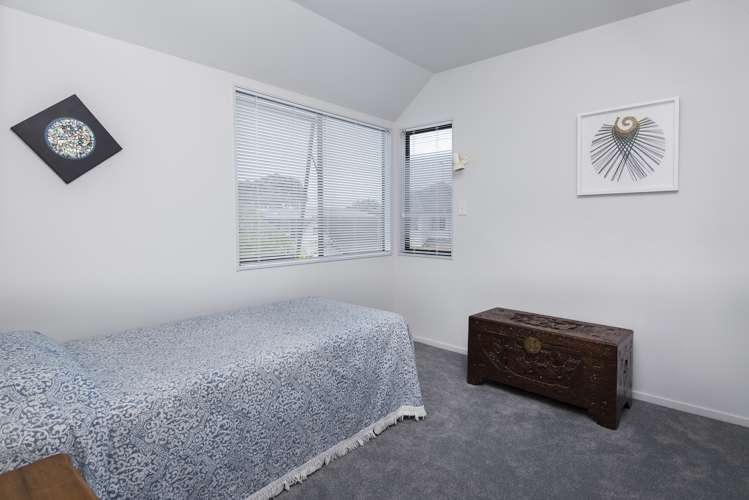 2/7 Hostel Access Road Eastern Beach_18