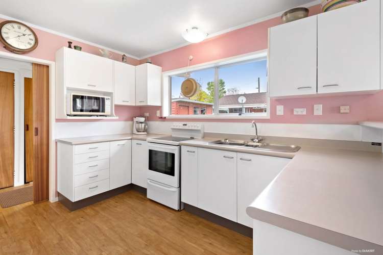 46 Miltonia Avenue Te Atatu South_7