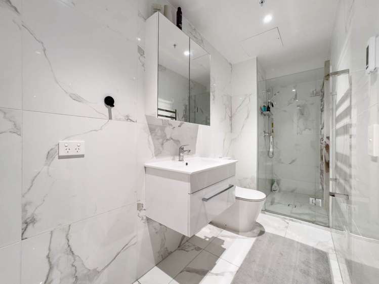 502/41 Beach Road City Centre_11