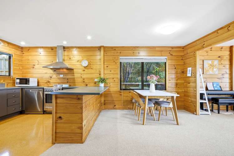 3 Tawhana Crescent Red Beach_7