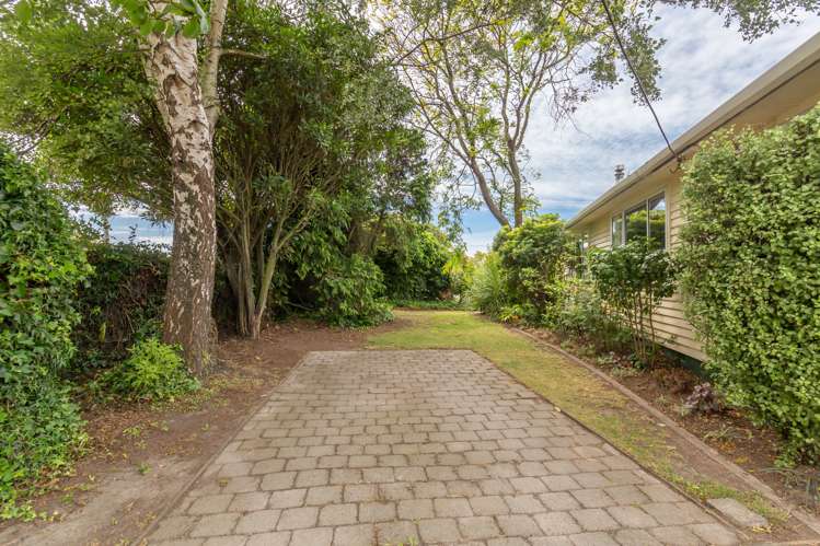 137 Springs Road Hornby_20