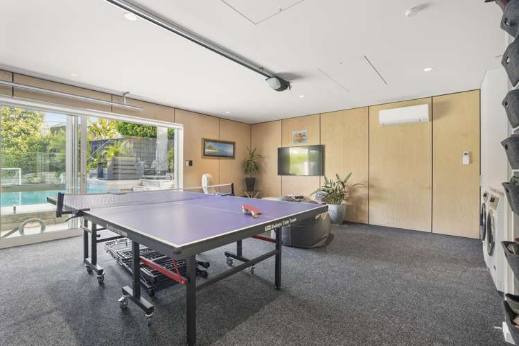 2/1 Gray Crescent Torbay_12