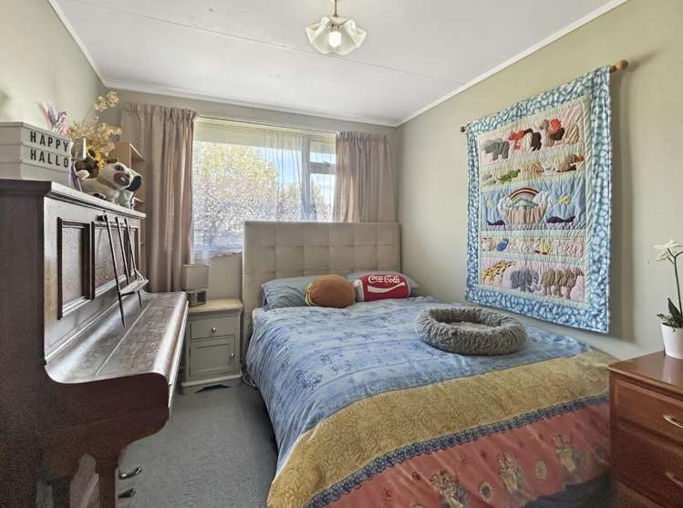 67 Sherwill Street East 10643_7