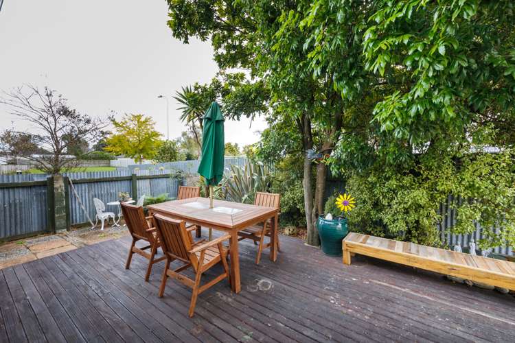 11 Montrose Place Takaro_22