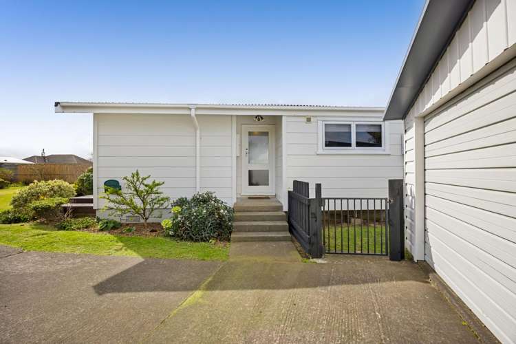 8 Hughson Place Opunake_23