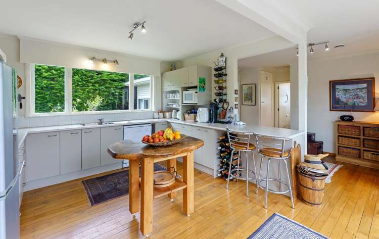 29 Hona Street Waikanae Beach_7