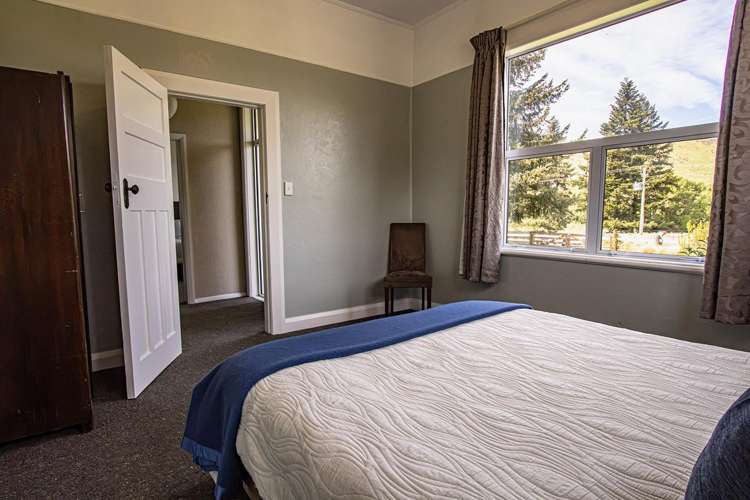 2074 Fairlie Tekapo Road Burkes Pass_15