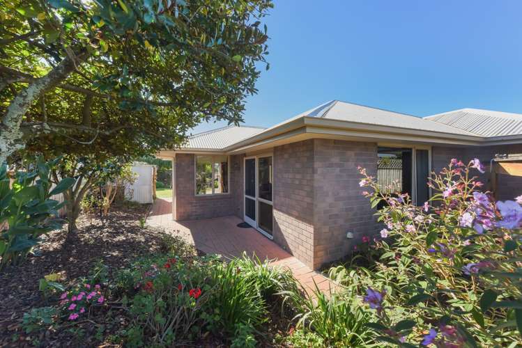 8 Otia Drive Richmond_18