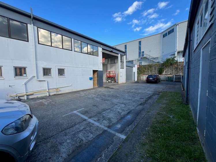 4 and 5/24 Hillside Road_0