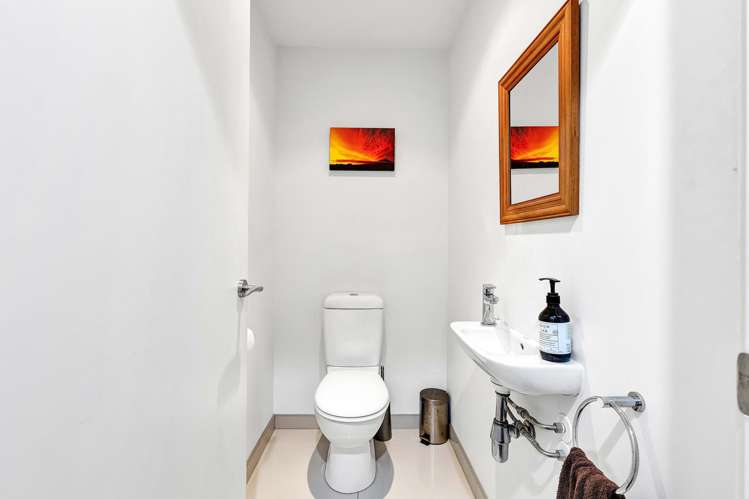 16 Egmont Street Patea_21