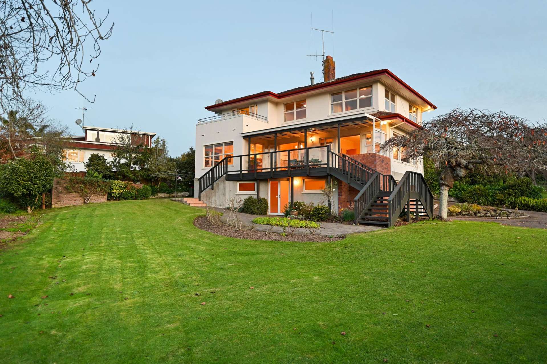148 Lake Crescent Hamilton Lake_0