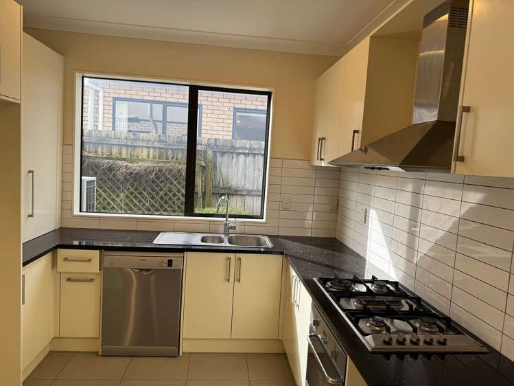 3 Askerne Drive Flat Bush_4