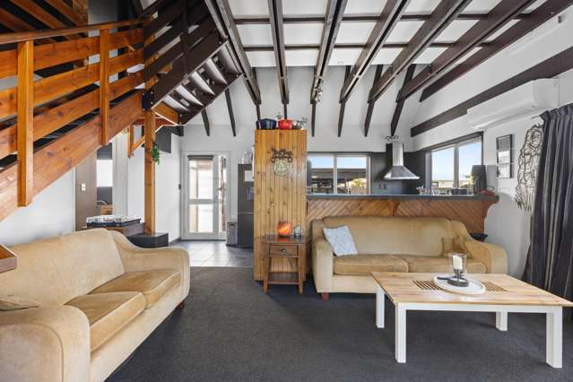 Charming 2-Bedroom Home in Hornby