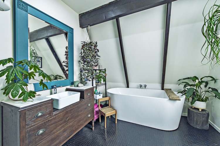 24 Brook Street Southbridge_19