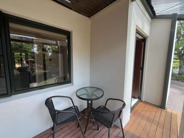 16 Kerlin Cres (left unit) West Harbour_9