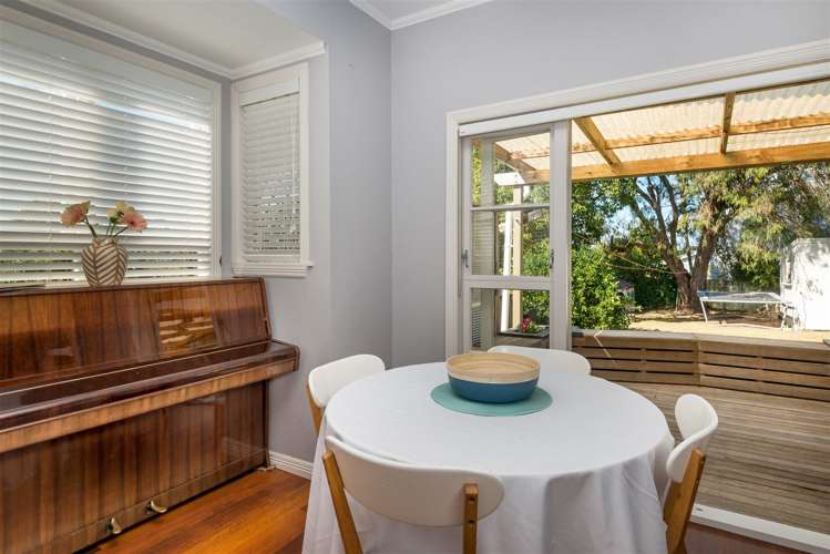 13 Coronation Street Belmont_16