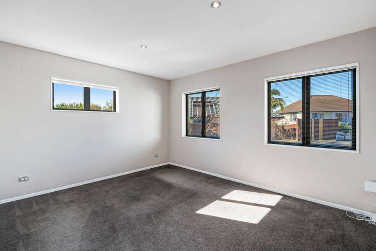 105 Alec Craig Way Gulf Harbour_39